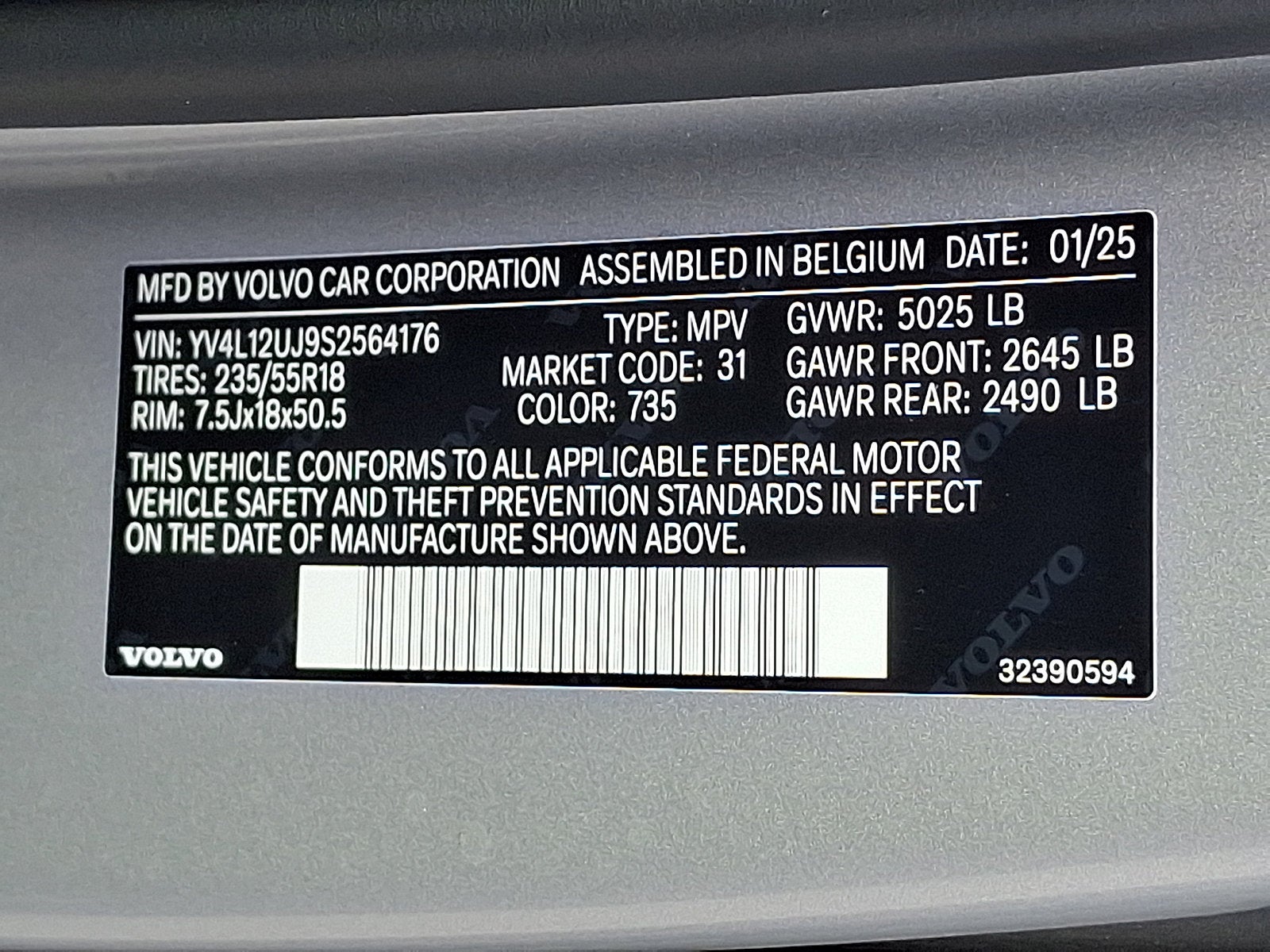 2025 Volvo XC40 Core Bright Theme