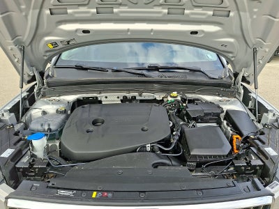 2025 Volvo XC40 Core Bright Theme