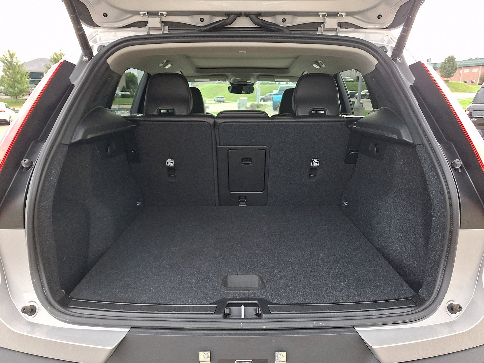 2025 Volvo XC40 Core Bright Theme