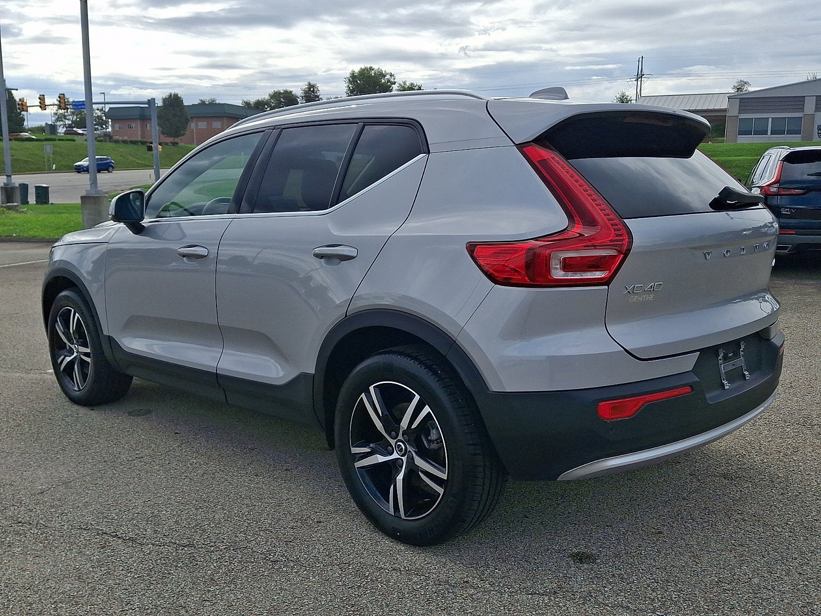 2025 Volvo XC40 Core Bright Theme