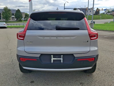 2025 Volvo XC40 Core Bright Theme