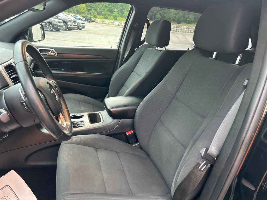2017 Jeep Grand Cherokee Laredo 4x4