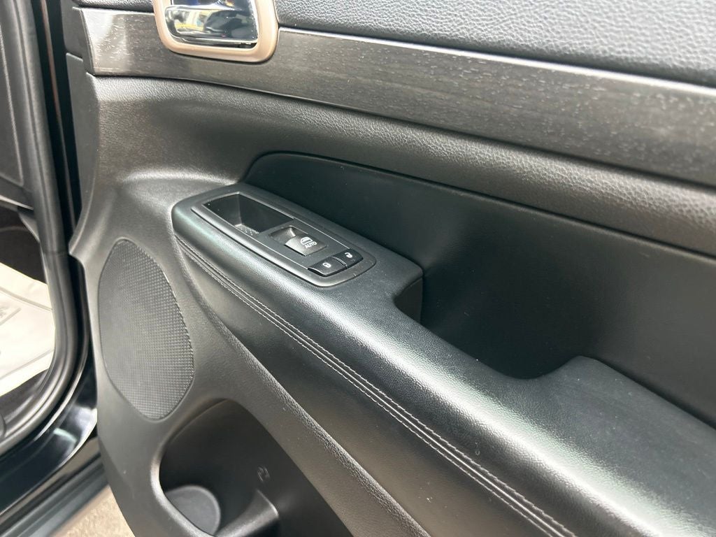 2017 Jeep Grand Cherokee Laredo 4x4