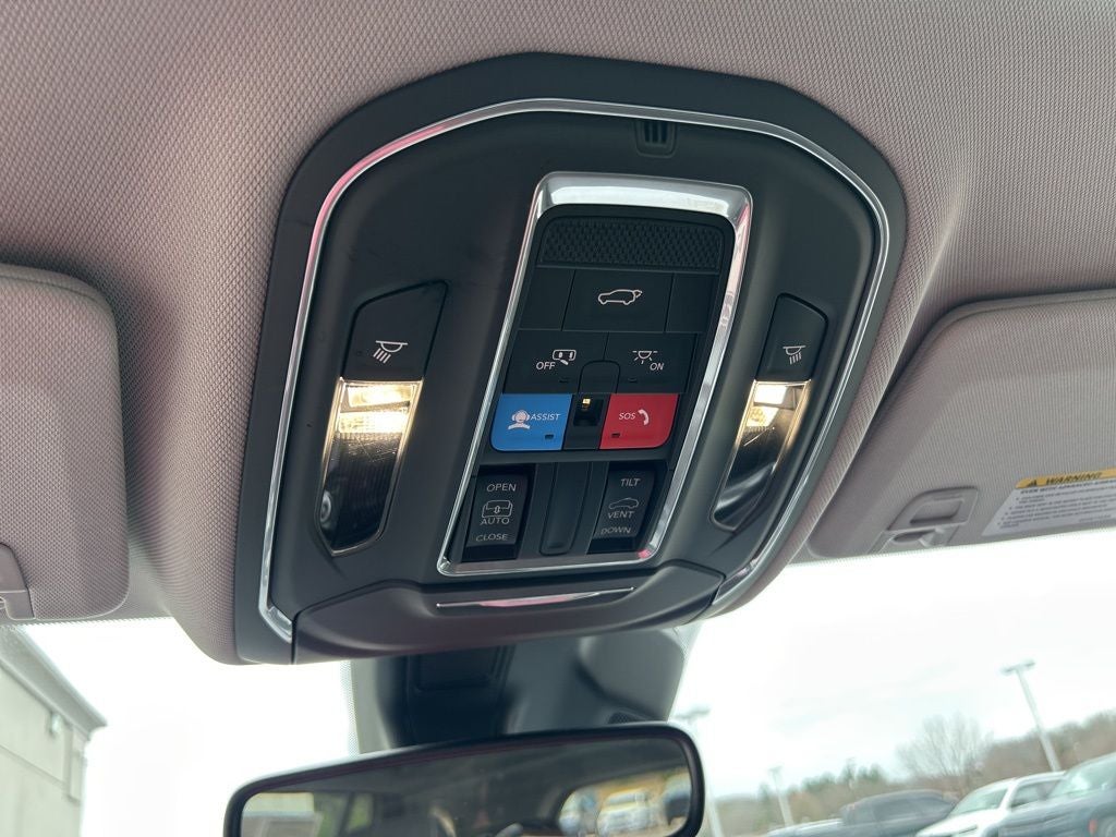 2022 Jeep Grand Cherokee Laredo 4x4