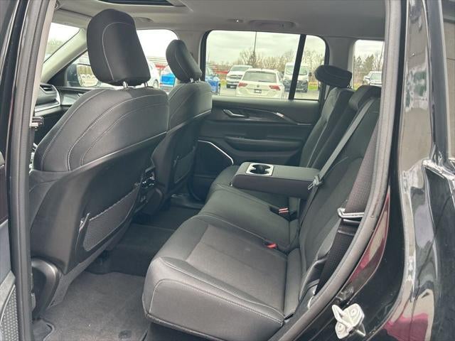 2022 Jeep Grand Cherokee Laredo 4x4