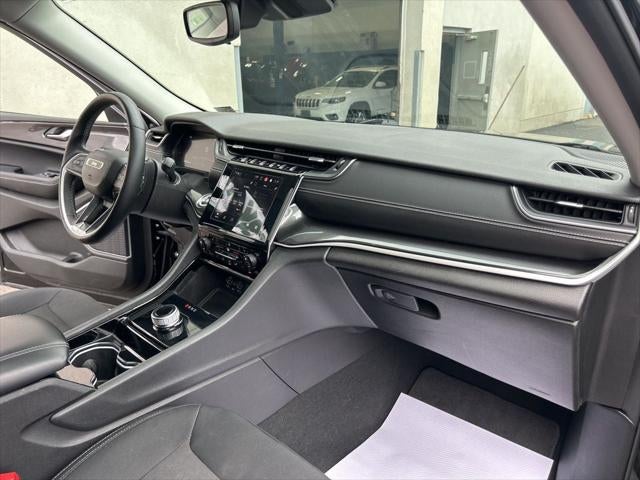 2022 Jeep Grand Cherokee Laredo 4x4