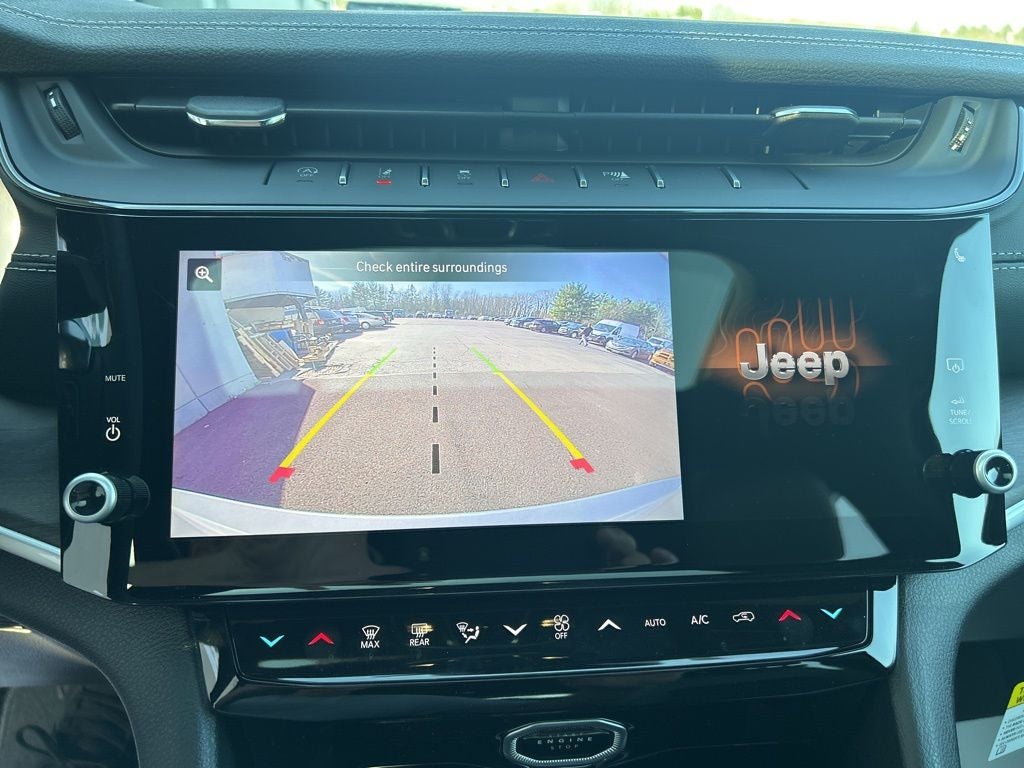 2026 Jeep Grand Cherokee GRAND CHEROKEE LAREDO ALTITUDE 4X4