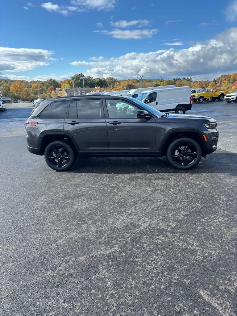 2025 Jeep Grand Cherokee GRAND CHEROKEE LIMITED 4X4