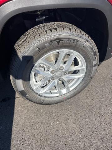 2025 Jeep Grand Cherokee GRAND CHEROKEE L LAREDO X 4X4