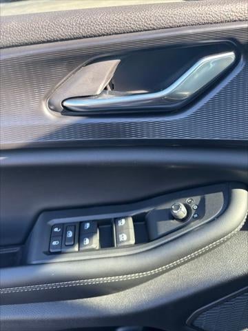 2025 Jeep Grand Cherokee GRAND CHEROKEE L LAREDO X 4X4