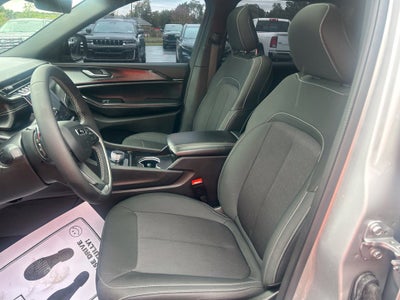 2025 Jeep Grand Cherokee L Laredo X 4x4