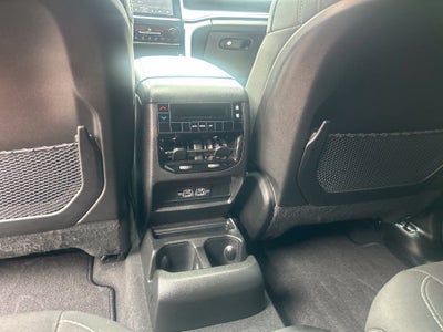 2025 Jeep Grand Cherokee L Laredo X 4x4