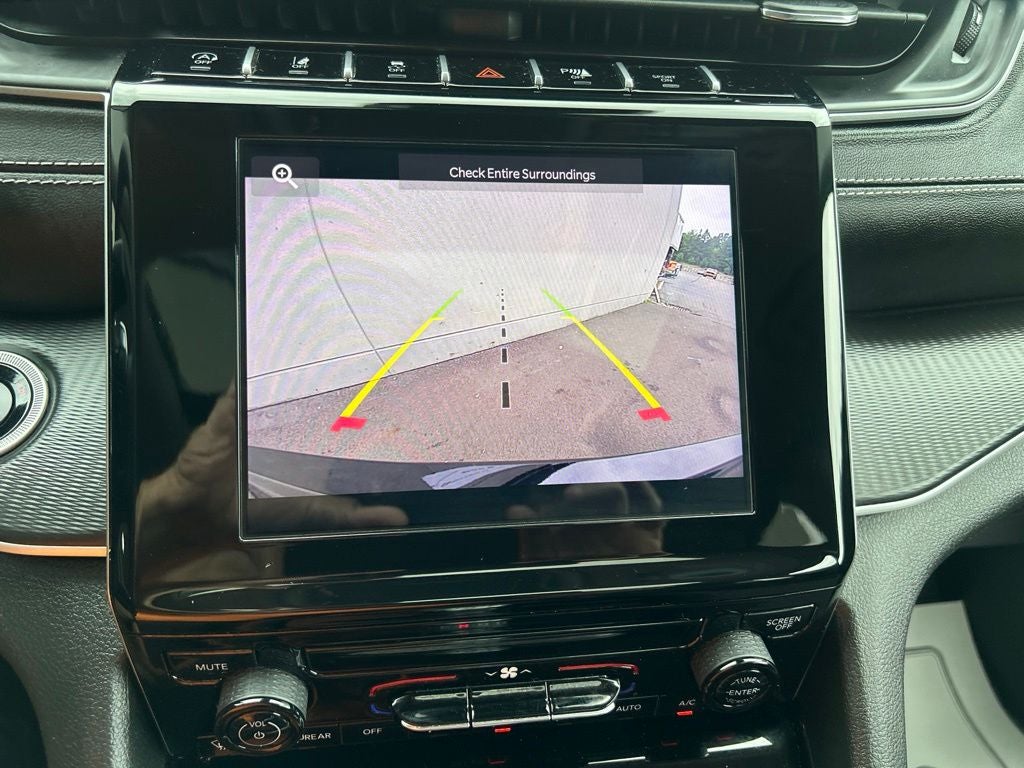 2023 Jeep Grand Cherokee L Laredo 4x4
