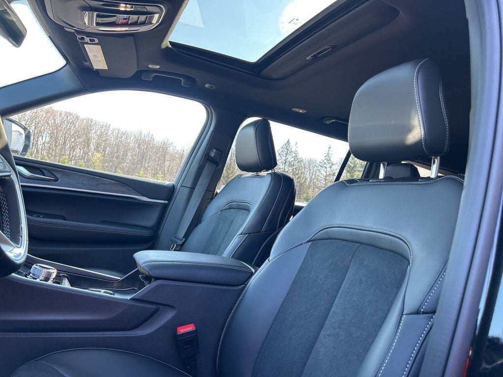 2026 Jeep Grand Cherokee GRAND CHEROKEE L LAREDO ALTITUDE 4X4