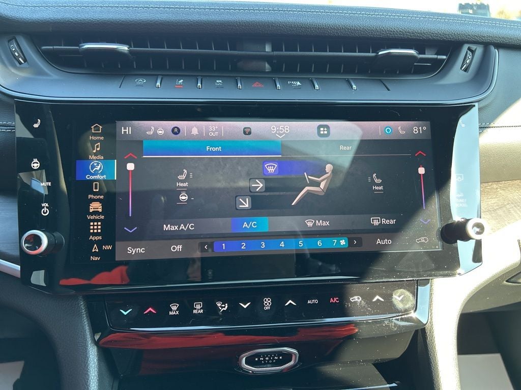 2026 Jeep Grand Cherokee GRAND CHEROKEE L LAREDO ALTITUDE 4X4