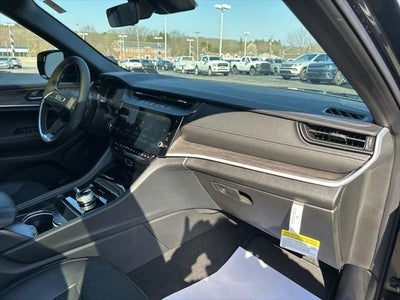 2026 Jeep Grand Cherokee GRAND CHEROKEE L LAREDO ALTITUDE 4X4