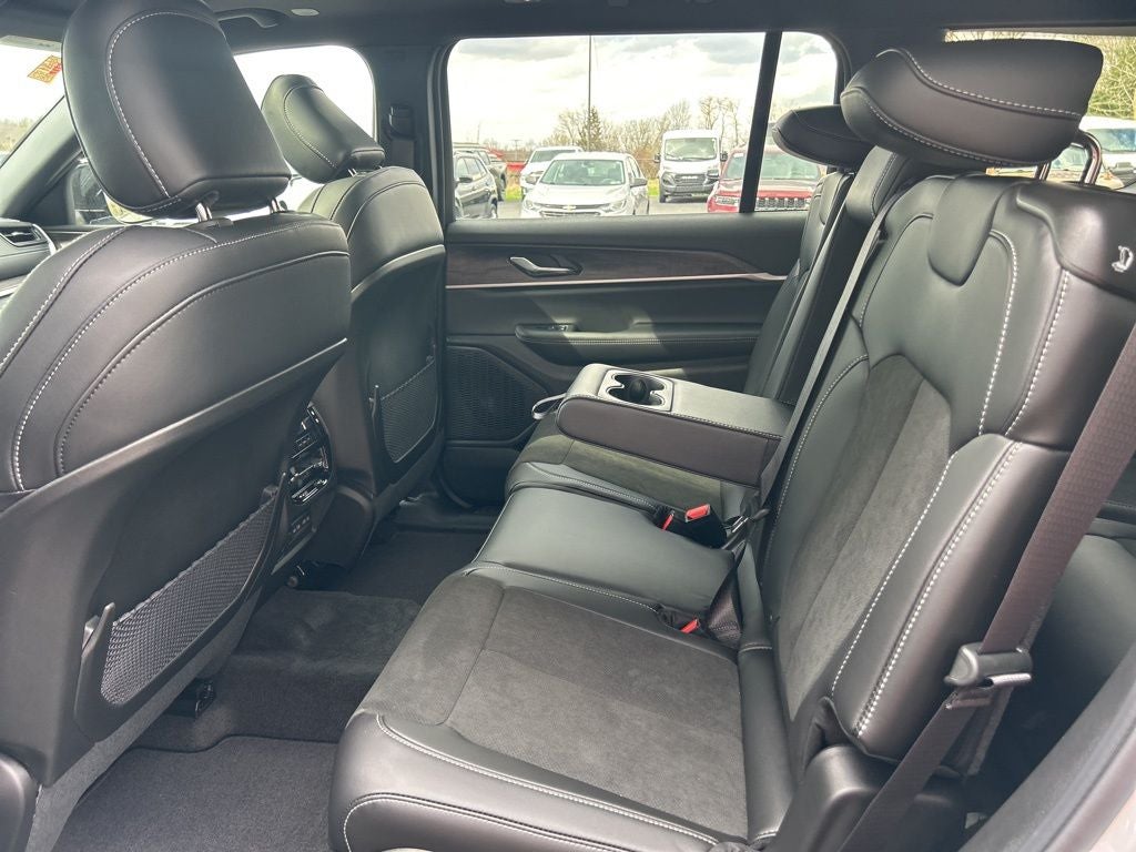 2026 Jeep Grand Cherokee GRAND CHEROKEE L LAREDO ALTITUDE 4X4