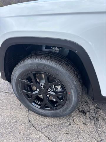 2026 Jeep Grand Cherokee GRAND CHEROKEE L LAREDO ALTITUDE 4X4