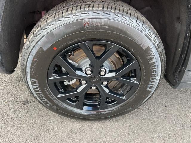 2026 Jeep Grand Cherokee GRAND CHEROKEE L LAREDO ALTITUDE 4X4