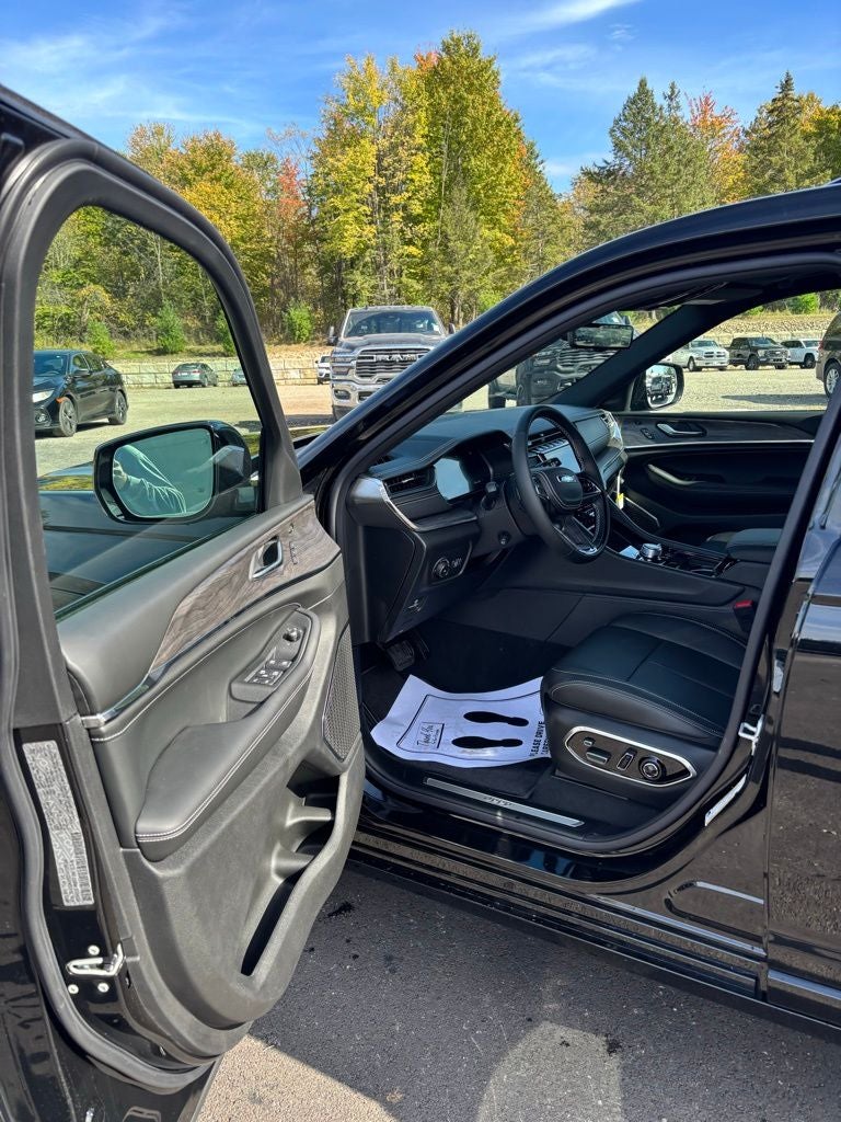 2025 Jeep Grand Cherokee GRAND CHEROKEE L OVERLAND 4X4