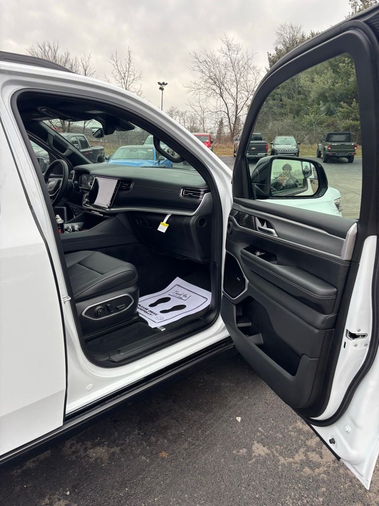 2026 Jeep Grand Wagoneer GRAND WAGONEER LIMITED ALTITUDE 4X4