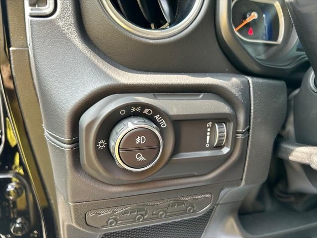 2026 Jeep Gladiator GLADIATOR SAHARA 4X4