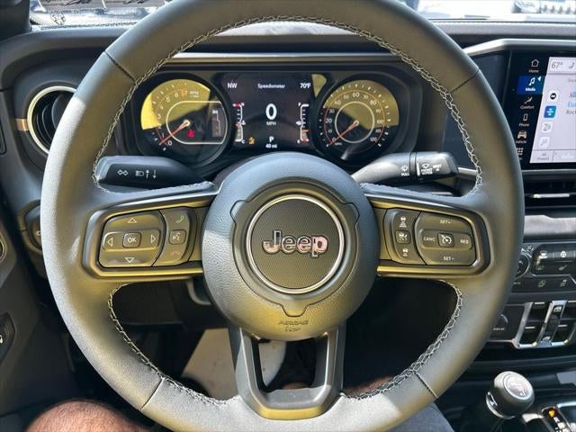 2026 Jeep Gladiator GLADIATOR SAHARA 4X4