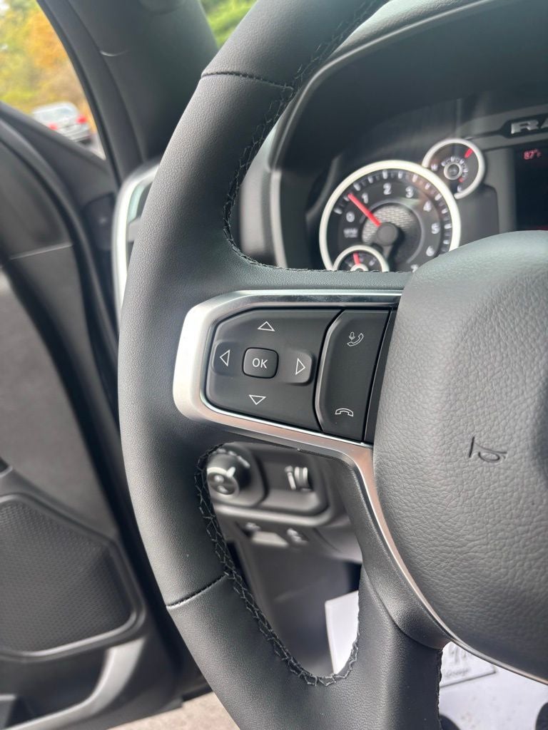 2025 RAM Ram 1500 RAM 1500 BIG HORN CREW CAB 4X4 5'7' BOX