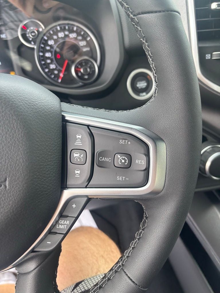 2025 RAM Ram 1500 RAM 1500 BIG HORN CREW CAB 4X4 5'7' BOX