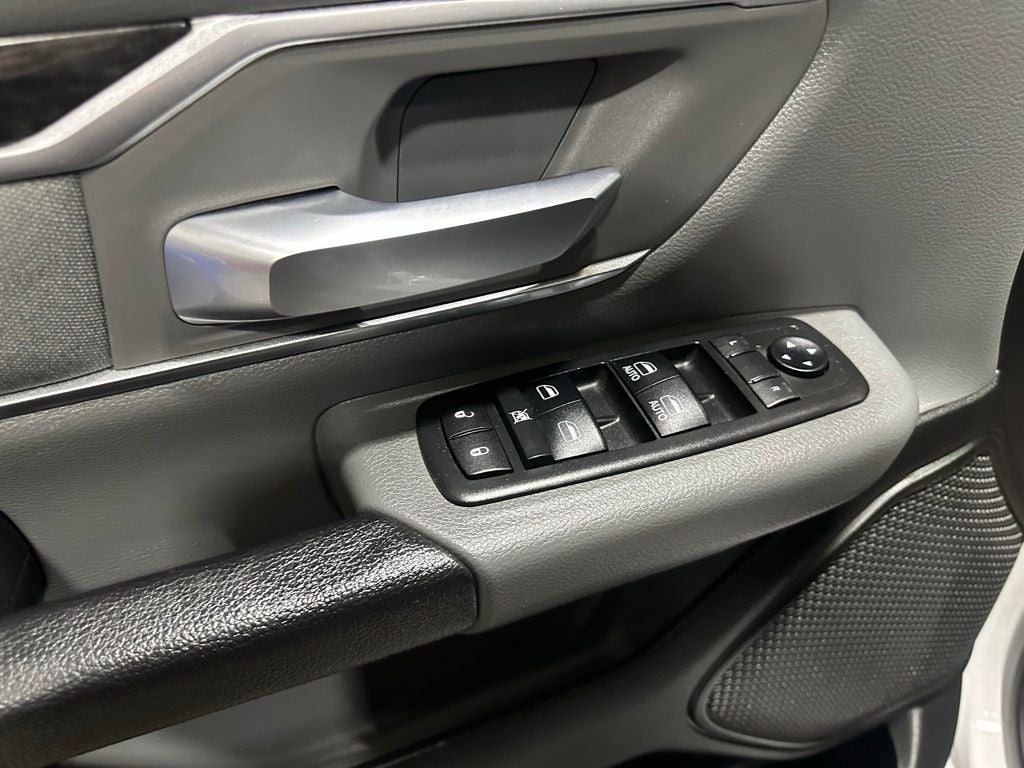 2019 RAM 1500 Big Horn/Lone Star Crew Cab 4x4 5'7' Box