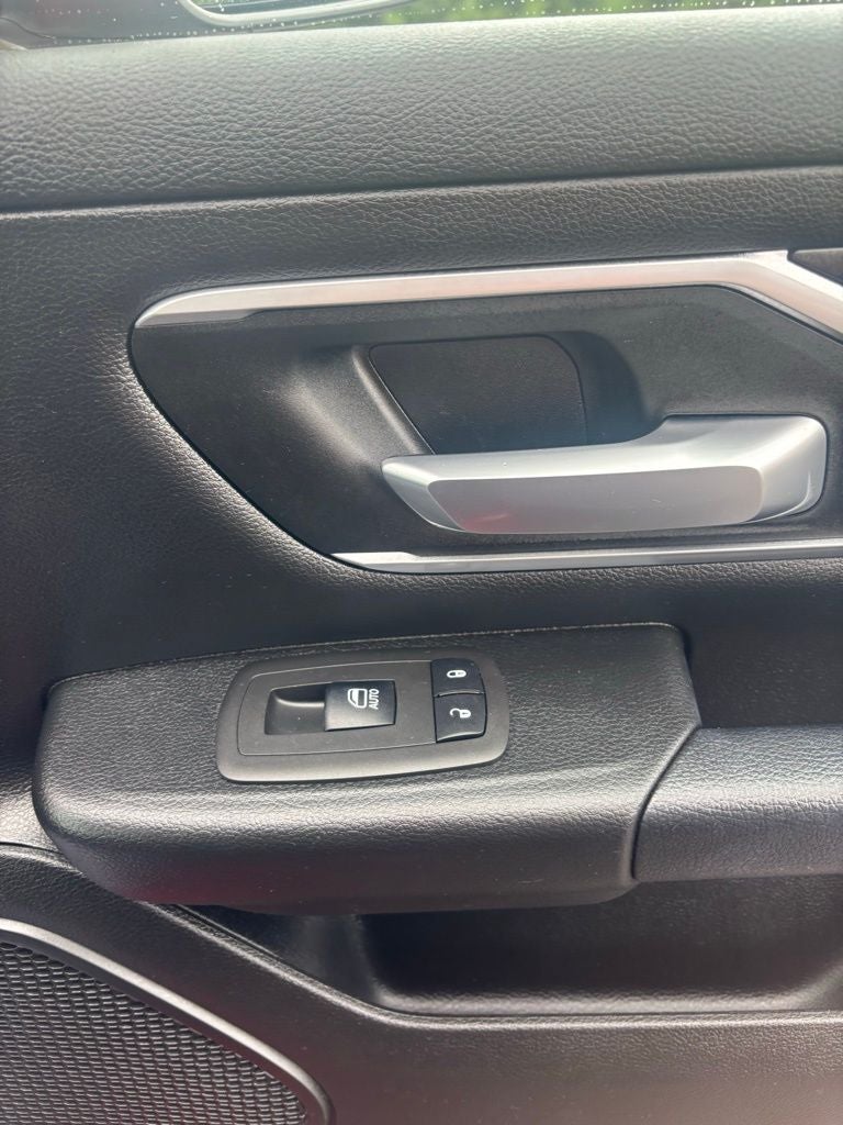 2022 RAM 1500 Big Horn Crew Cab 4x4 6'4' Box