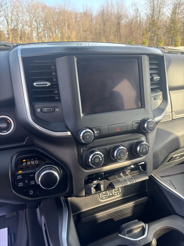 2022 RAM 1500 Big Horn Crew Cab 4x4 6'4' Box