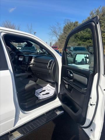 2022 RAM 1500 Big Horn Crew Cab 4x4 6'4' Box