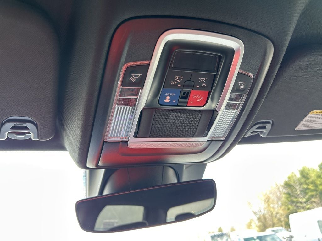 2024 RAM 1500 Laramie Crew Cab 4x4 5'7' Box