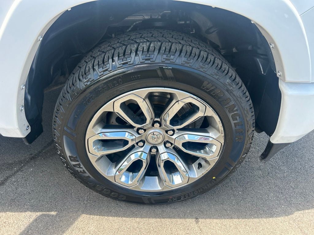 2022 RAM 1500 Laramie Crew Cab 4x4 5'7' Box