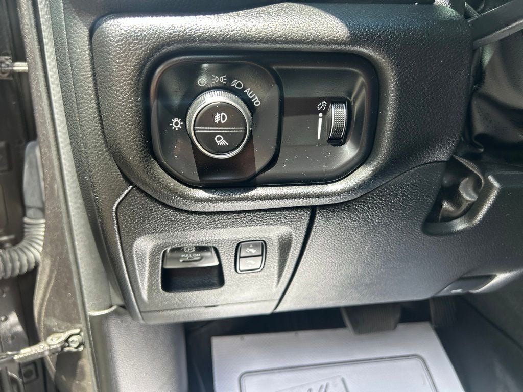 2023 RAM 1500 Big Horn Crew Cab 4x4 6'4' Box