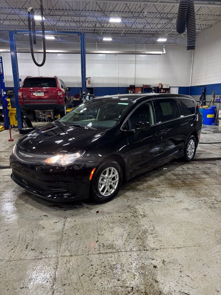 2024 Chrysler Voyager LX
