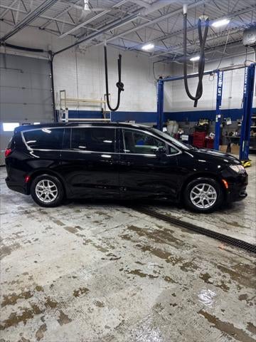 2024 Chrysler Voyager LX