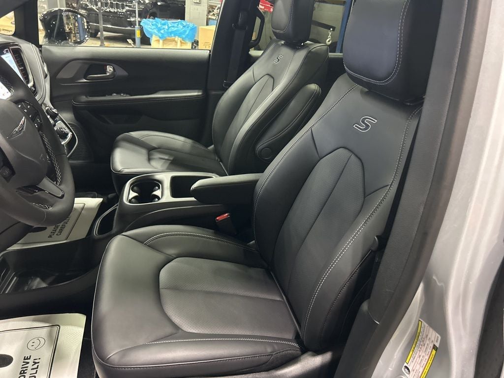 2026 Chrysler Pacifica PACIFICA SELECT AWD