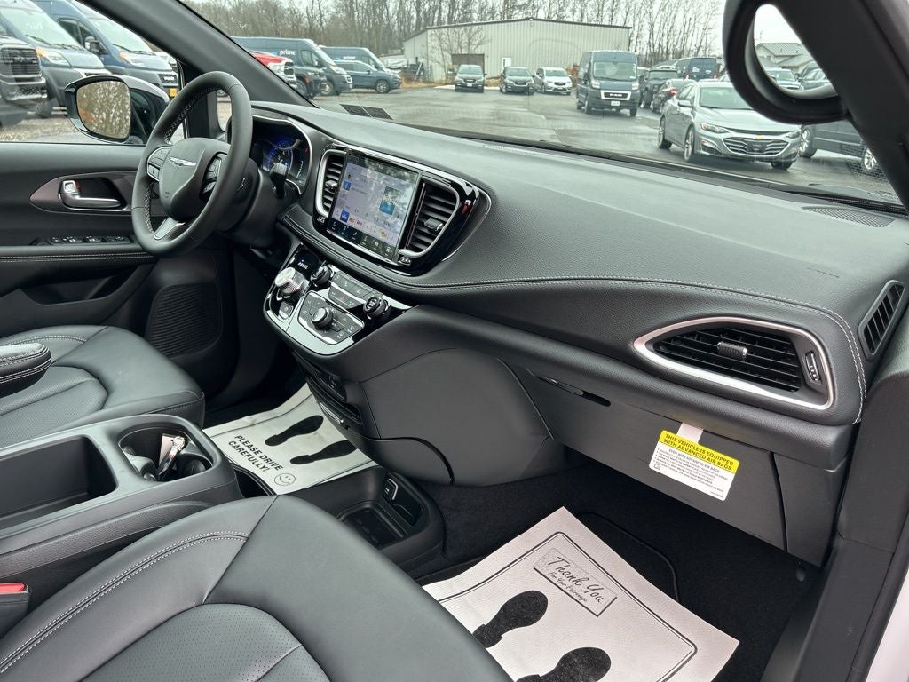 2026 Chrysler Pacifica PACIFICA SELECT AWD