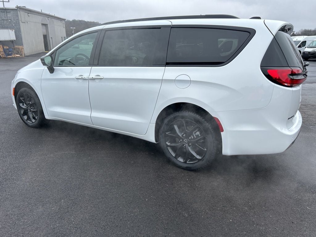 2026 Chrysler Pacifica PACIFICA SELECT AWD