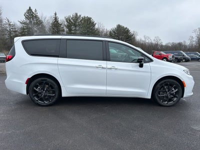 2026 Chrysler Pacifica PACIFICA SELECT AWD