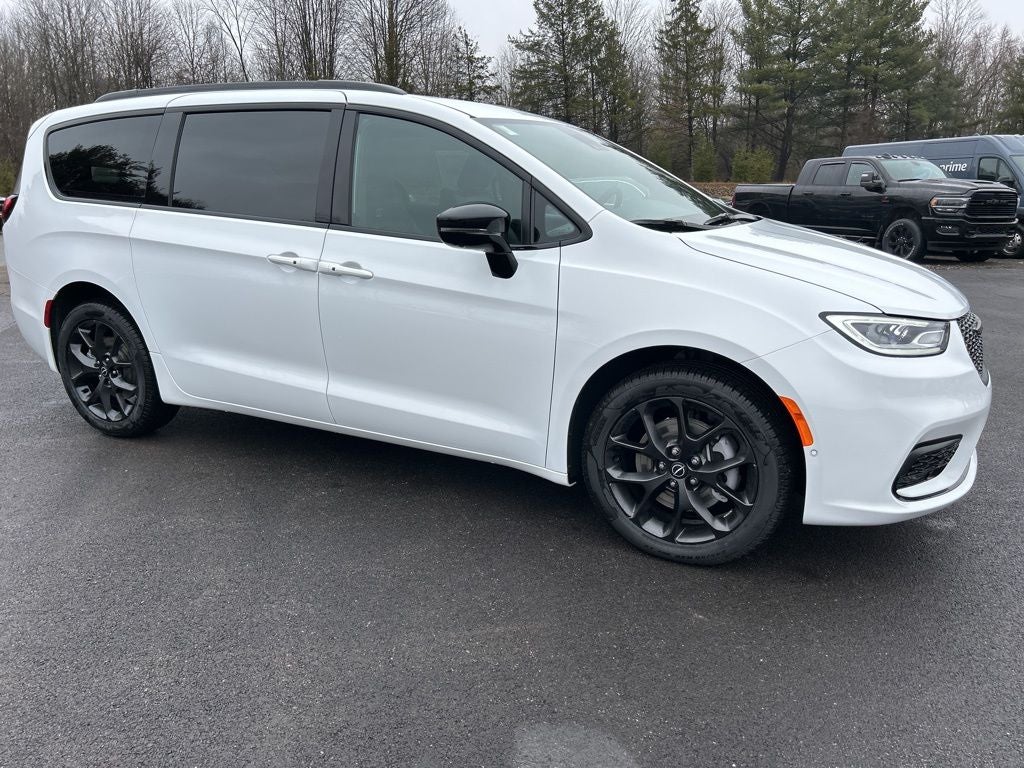 2026 Chrysler Pacifica PACIFICA SELECT AWD