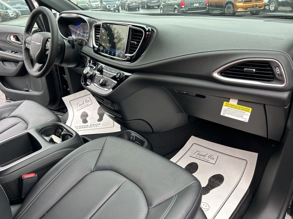 2026 Chrysler Pacifica PACIFICA SELECT AWD