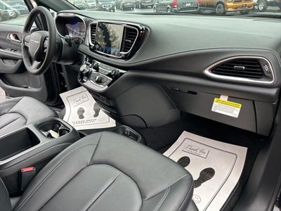 2026 Chrysler Pacifica PACIFICA SELECT AWD