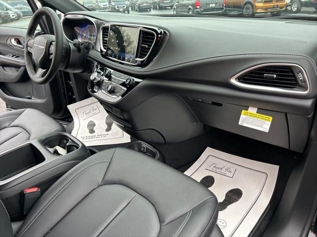 2026 Chrysler Pacifica PACIFICA SELECT AWD