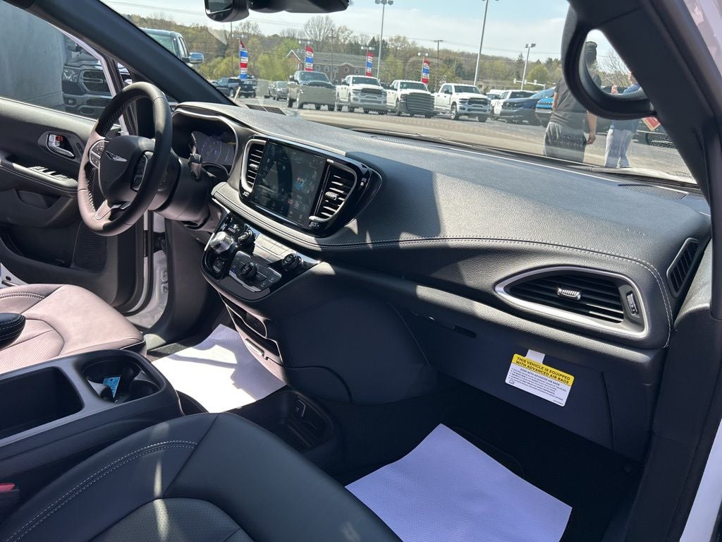 2026 Chrysler Pacifica PACIFICA SELECT AWD