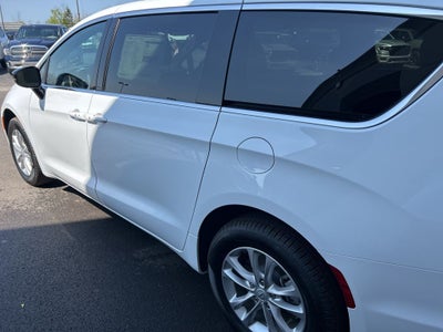 2026 Chrysler Pacifica PACIFICA SELECT AWD