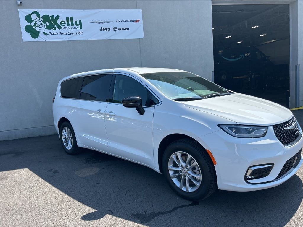 2026 Chrysler Pacifica PACIFICA SELECT AWD