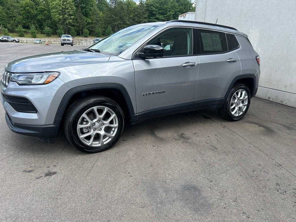 2022 Jeep Compass Latitude Lux 4x4